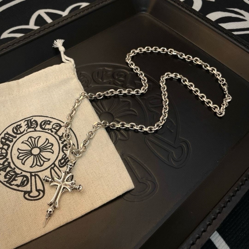 Ch*0me He**ts necklaces